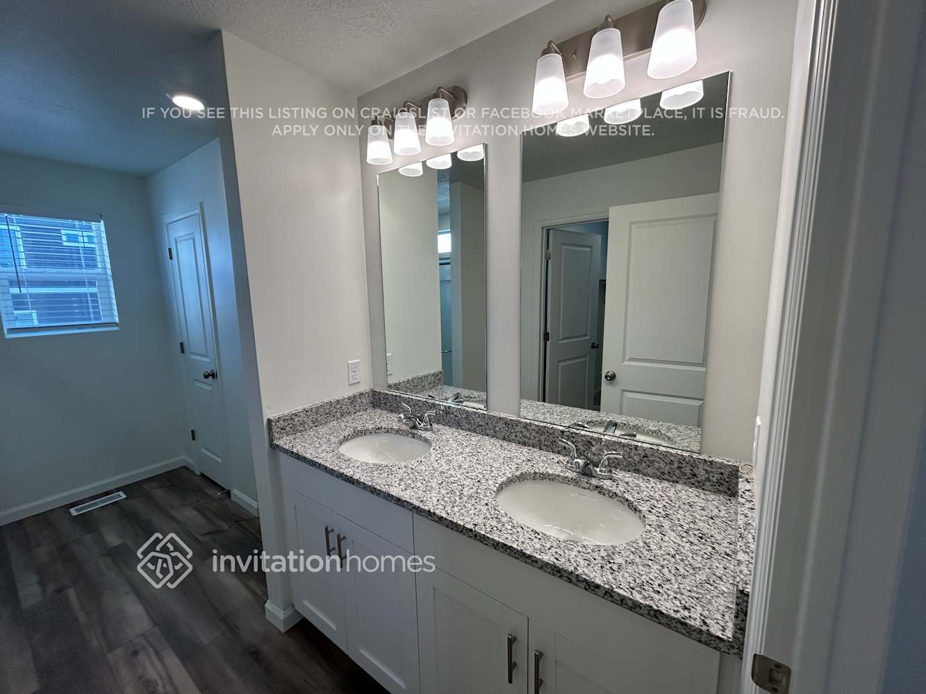 Building Photo - 328 N Broadway Dr