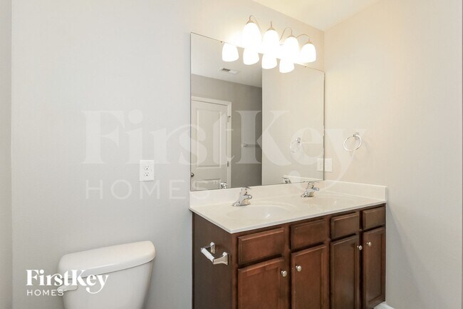 Building Photo - 1558 Weatherend Dr