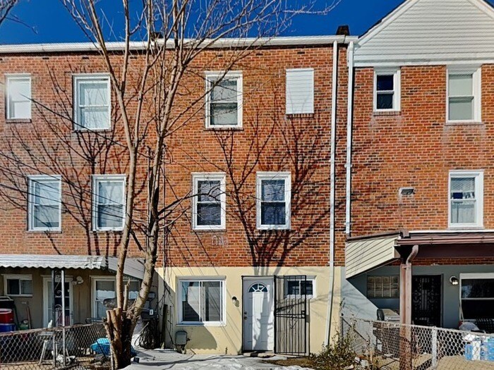 Building Photo - 1917 Searles Rd