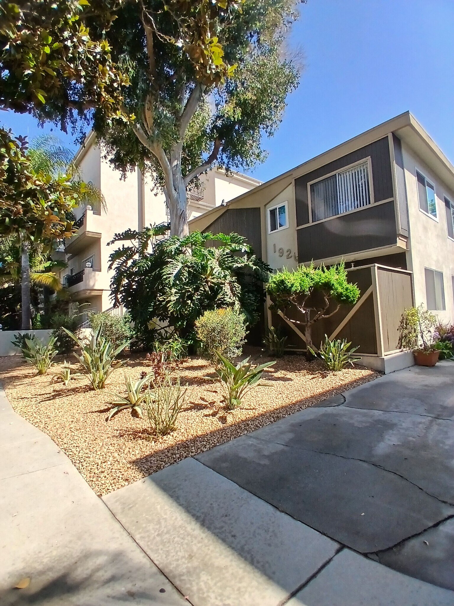 Building Photo - 1920 Manning Ave