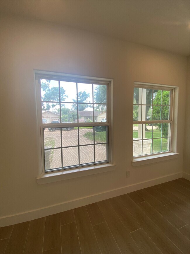 Building Photo - 8502 Alcott Dr