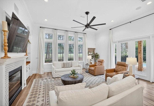 Building Photo - 3161 Club Dr