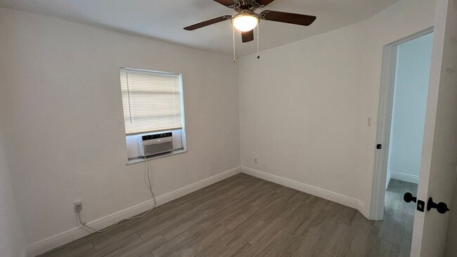 Building Photo - 1605 N 17th St