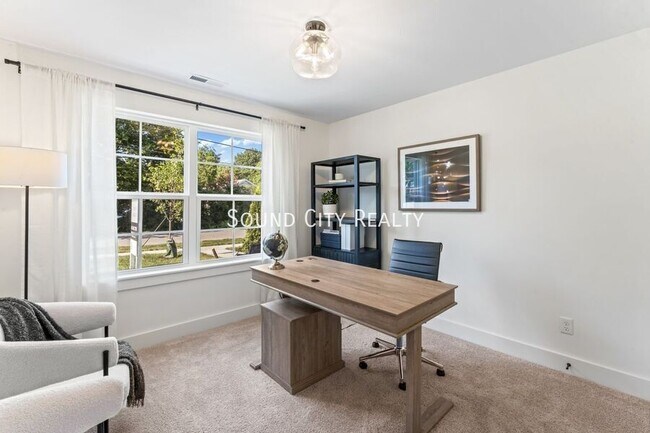 Building Photo - 700 N Dupont Ave