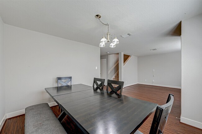 Building Photo - 7603 Chalk Hill