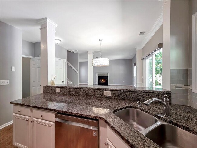 Building Photo - 401 Kensington Parc Dr