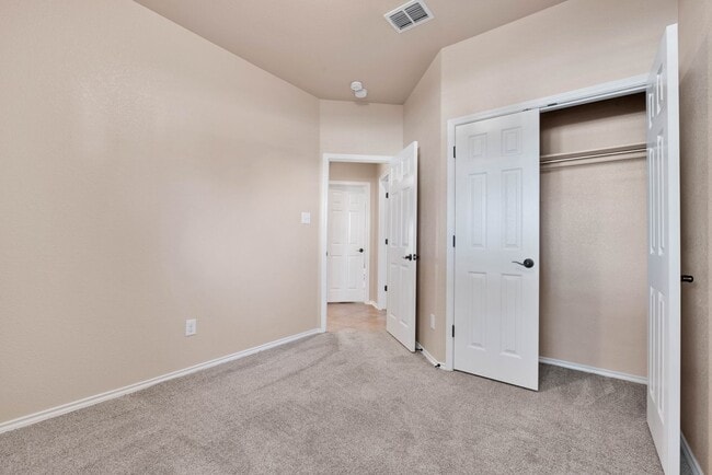 Building Photo - Beautifully Maintained Home in the Heart of Helotes