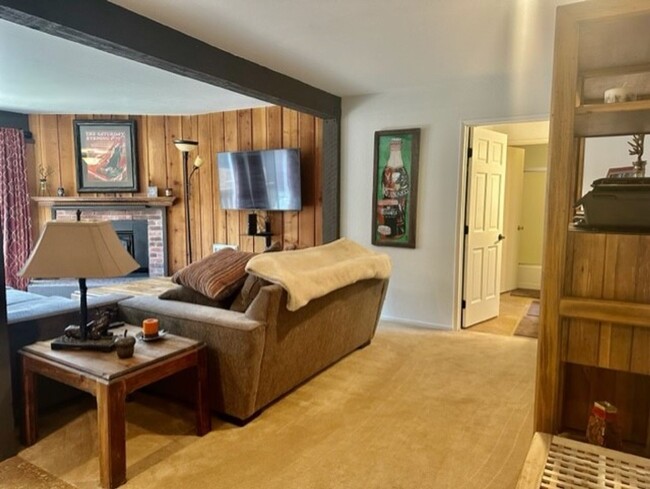 Building Photo - Stunning 2 Bed, 2 Bath Condo at Mammoth Sk...