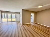 Building Photo - 337 Rexford Dr