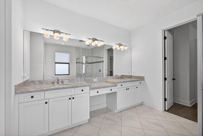 Building Photo - 4025 Faraday Wy
