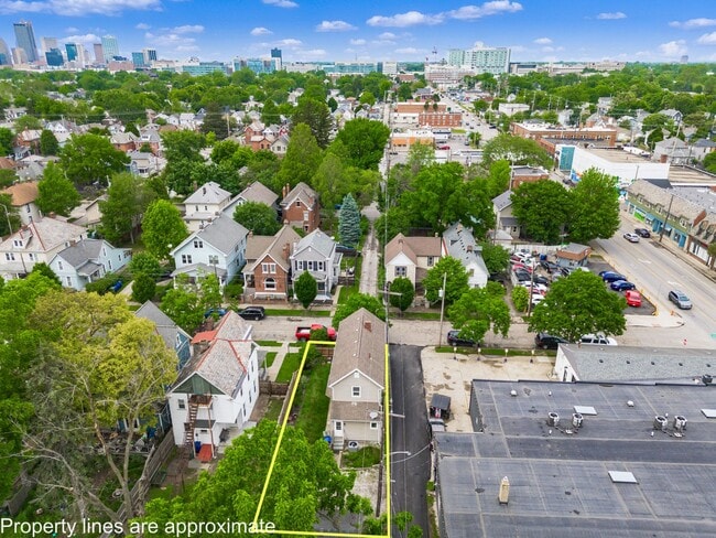 Building Photo - 479 Siebert St
