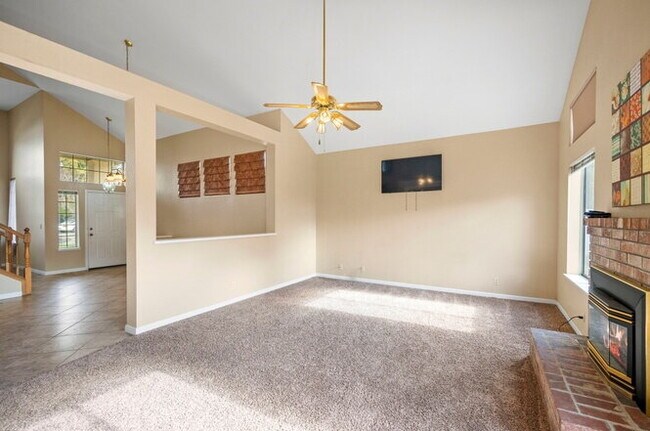 Building Photo - 516 Carrigane Way