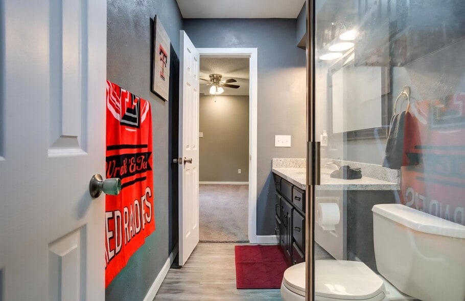 Building Photo - 306 Vale Ave