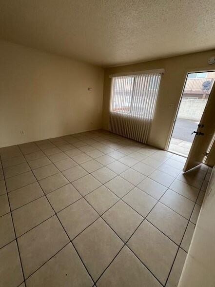 Building Photo - 224 E Granger Ave