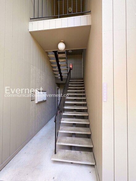 Building Photo - 73 Brookwood Rd