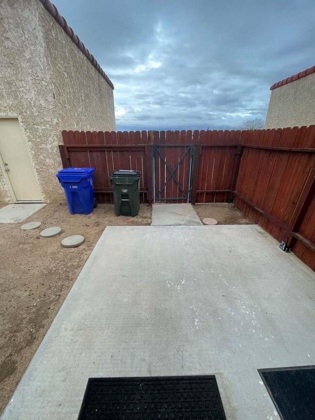 Building Photo - 12719 Navajo Pl