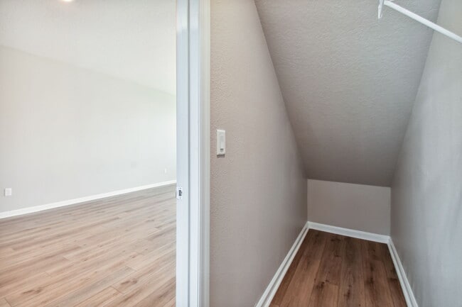 Building Photo - 9798 Fiddleback Ln