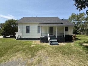 Building Photo - 3 bd 2 ba House