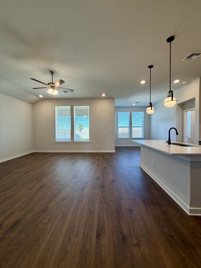 Building Photo - 14427 Inspiration Pt