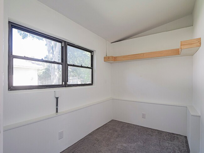 Building Photo - 855 28th Ave