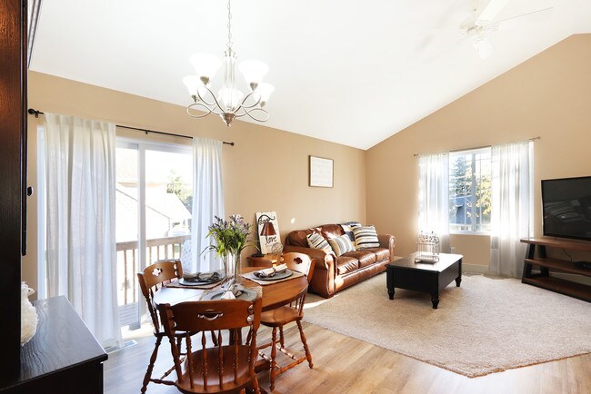 Building Photo - 935 Calvary Ave NW