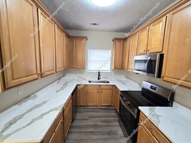 Building Photo - 4593 Parkway Cir