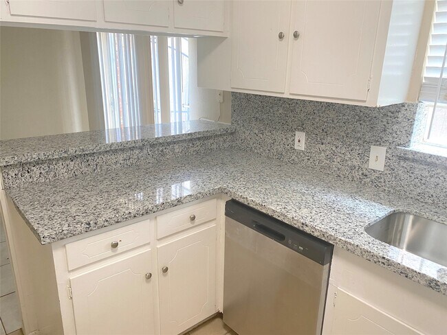 Building Photo - 1403 Blalock Rd