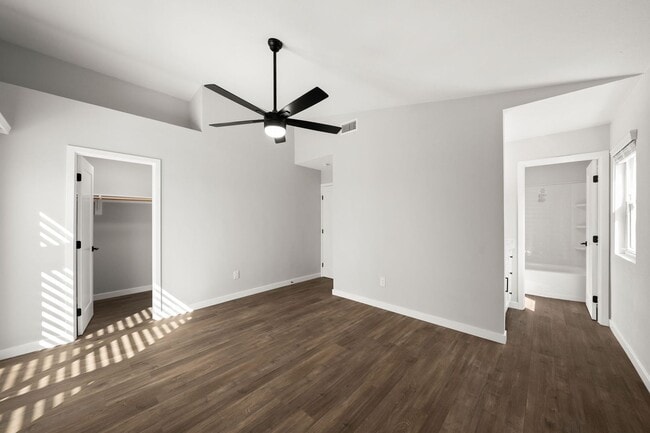 Building Photo - Beautiful Highland Home