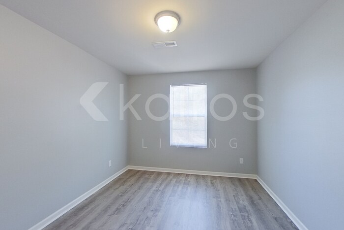 Building Photo - 2639 Provence Dr SE