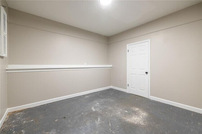 Building Photo - 1093 Wash Lee Dr SW