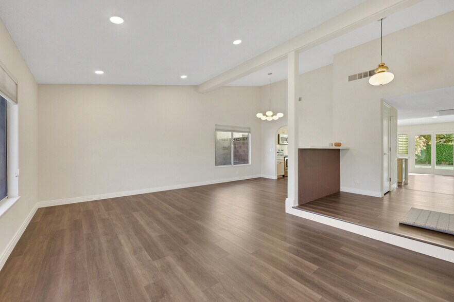 Building Photo - 3212 Moonflower Dr