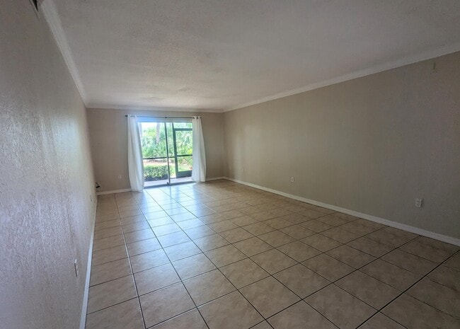 Building Photo - 906 La Costa Cir