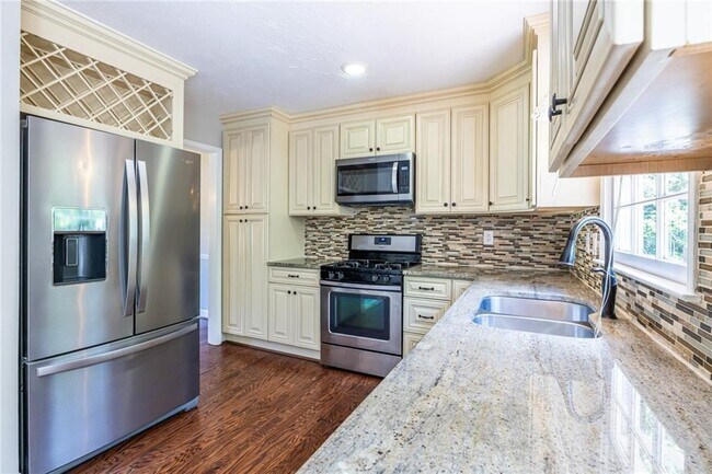Building Photo - 1093 Wash Lee Dr SW