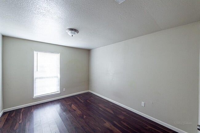 Building Photo - 15702 Pagehurst Dr