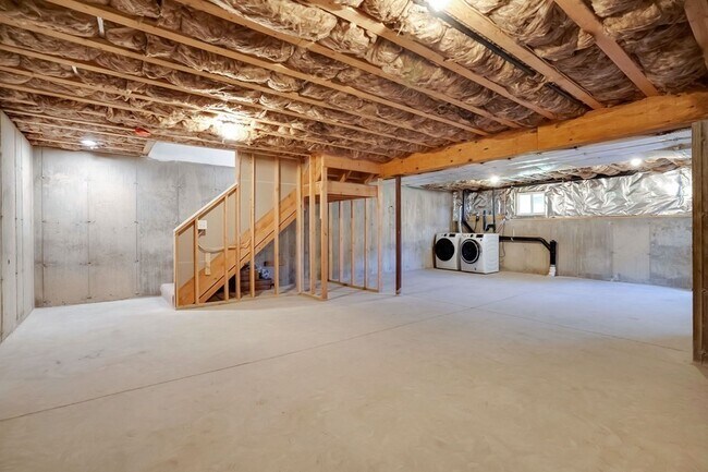 Building Photo - 204 Mountain Rd