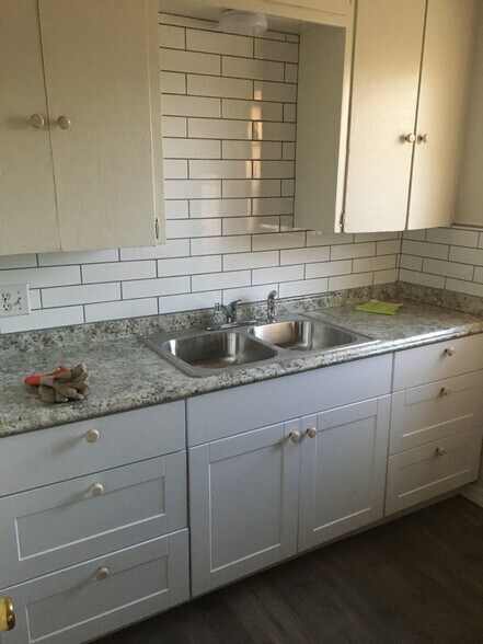 Building Photo - 4859 E Waverly St