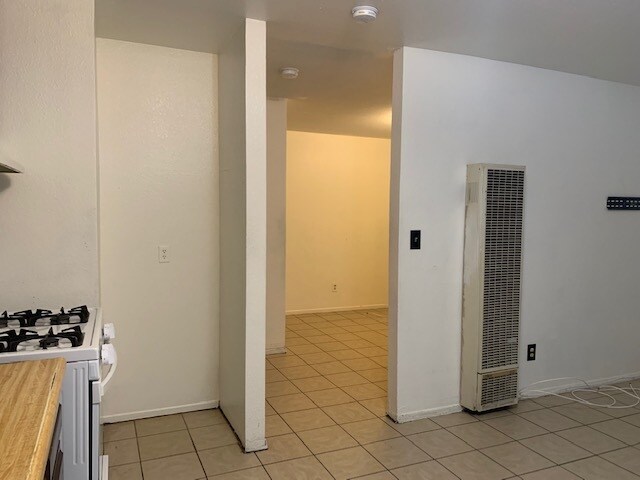 Building Photo - 220 N Hagar St