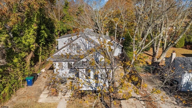 Building Photo - 27 E Groveland Ave