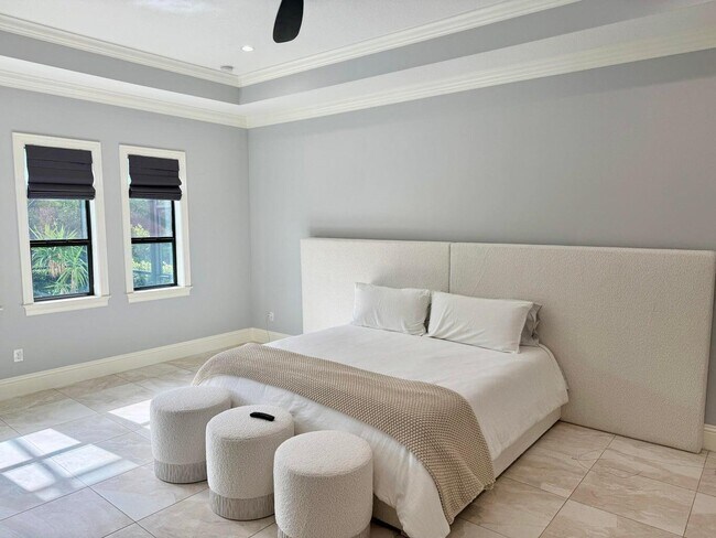 Building Photo - 134 SE Fiore Bello