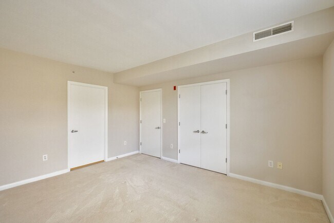 Building Photo - Modern Comfort 2BD/1BTH  in Navy Yard & So...
