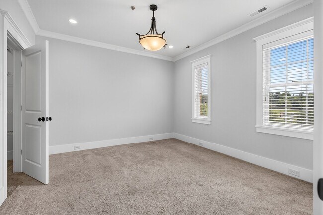 Building Photo - 2409 Spring Creek Boulevard
