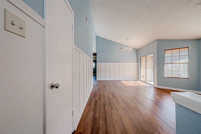 Building Photo - 14018 Blue Falls Dr