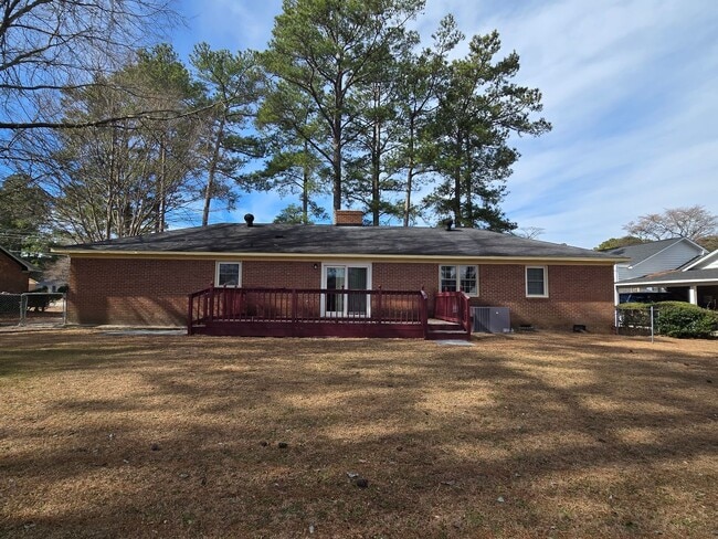 Building Photo - 622 Garfield Dr