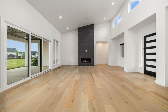 Building Photo - 7786 W Diamond Lk Dr