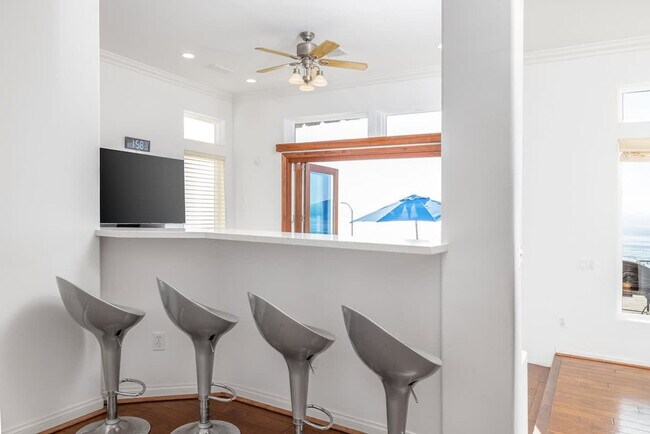 Building Photo - 125 Chinquapin Ave