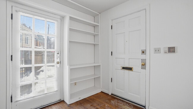 Building Photo - 6415 Howe St