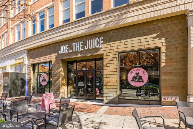 Building Photo - 4915 Hampden Ln