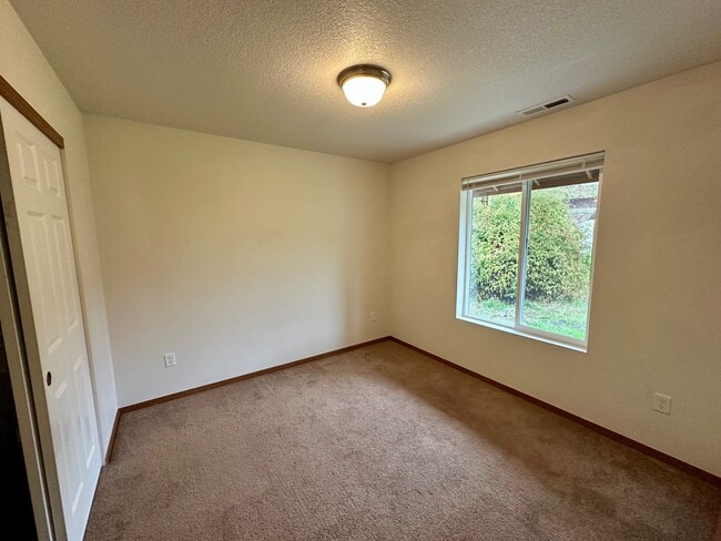 Building Photo - 297 Sowell Dr