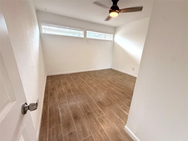 Building Photo - 4723 Aftonshire Dr