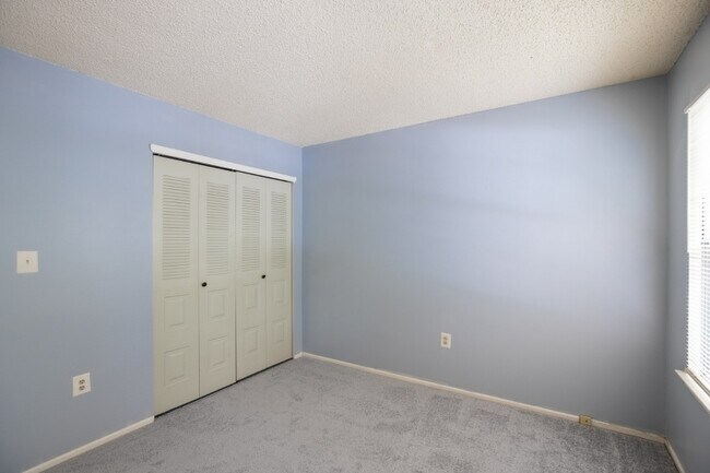 Building Photo - 361 Hadleigh Ln